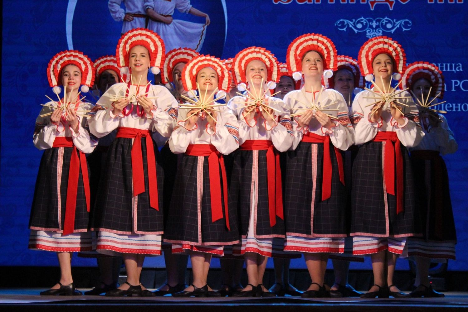 Ансамбль танца "Огонёк" - Лауреат в Белоярском